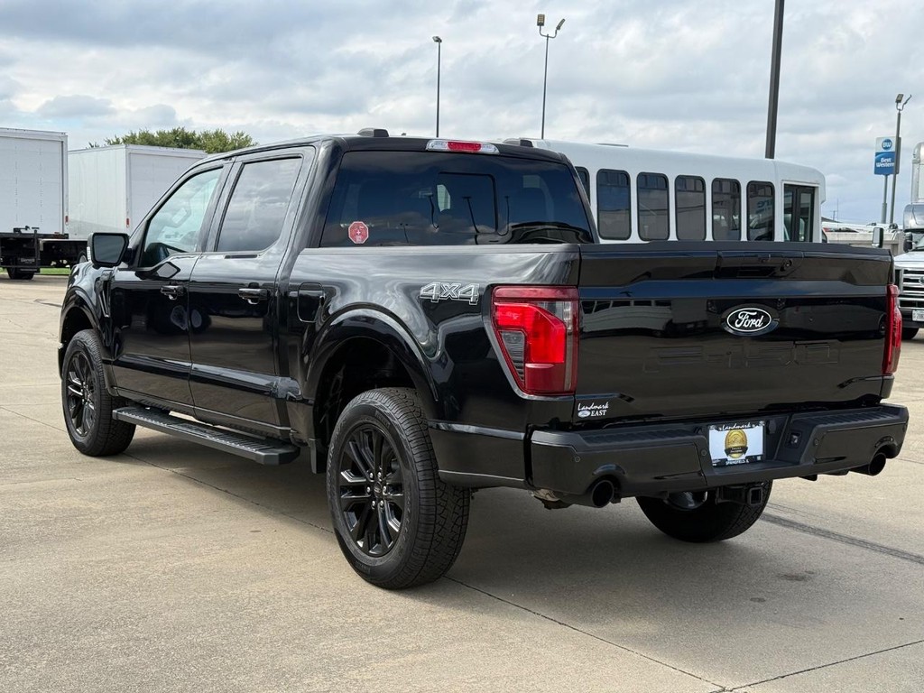 Ford F-150 Vehicle Full-screen Gallery Image 7