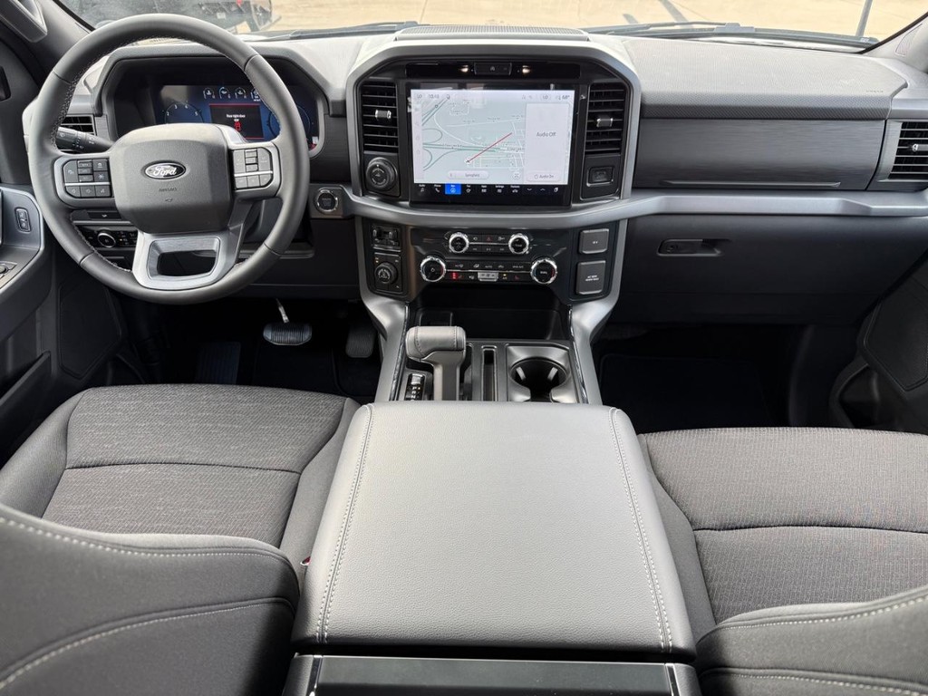 Ford F-150 Vehicle Full-screen Gallery Image 17