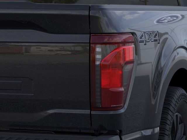 Ford F-150 Vehicle Full-screen Gallery Image 21