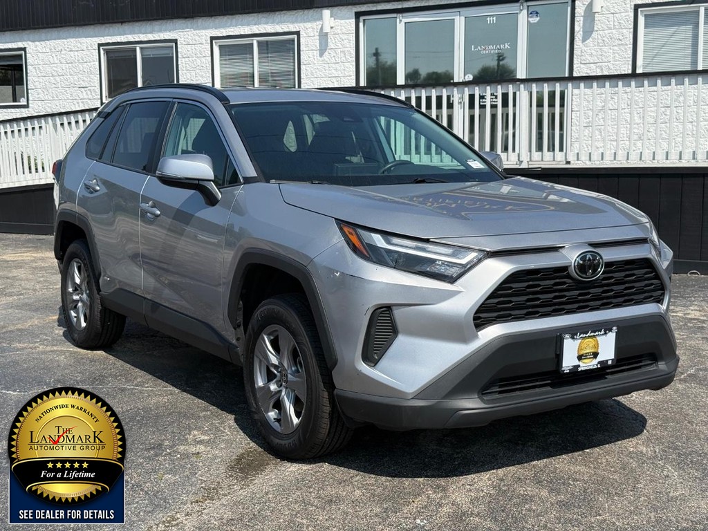 Toyota RAV4 Vehicle Full-screen Gallery Image 3