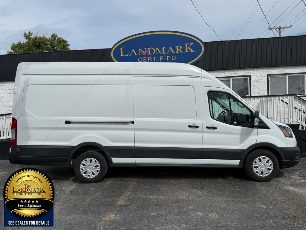 Ford E-Transit Cargo Van Vehicle Full-screen Gallery Image 4