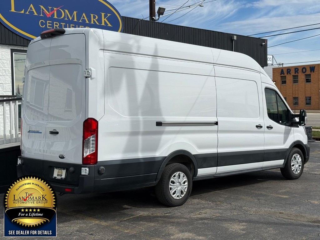Ford E-Transit Cargo Van Vehicle Full-screen Gallery Image 5