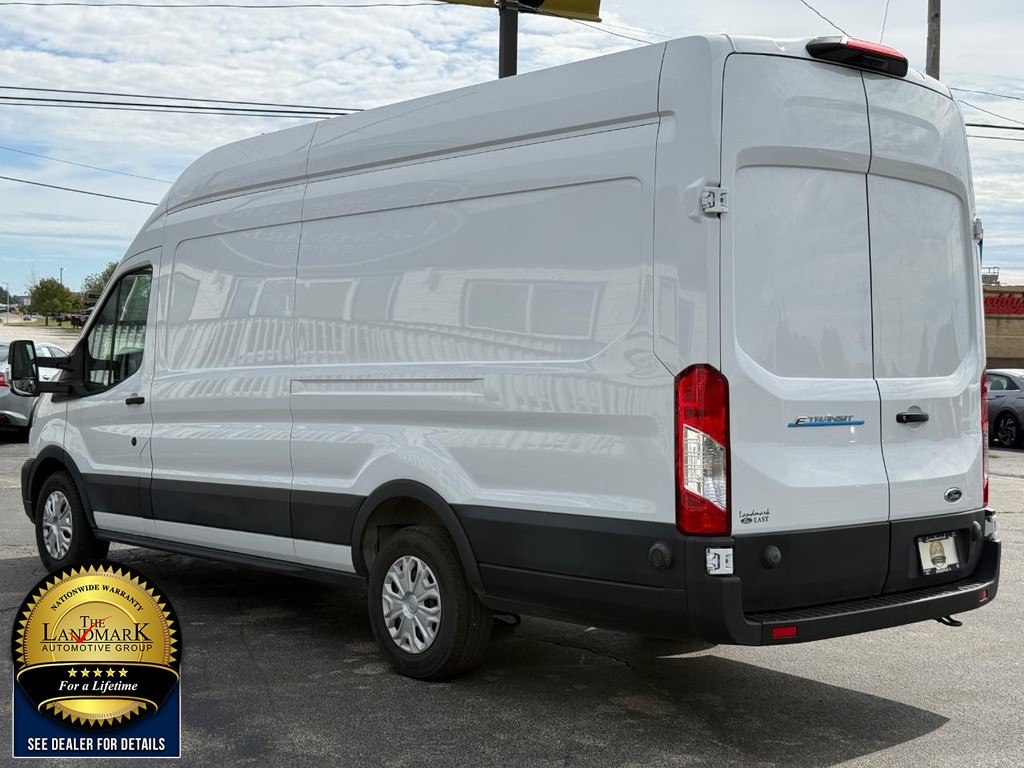 Ford E-Transit Cargo Van Vehicle Full-screen Gallery Image 7