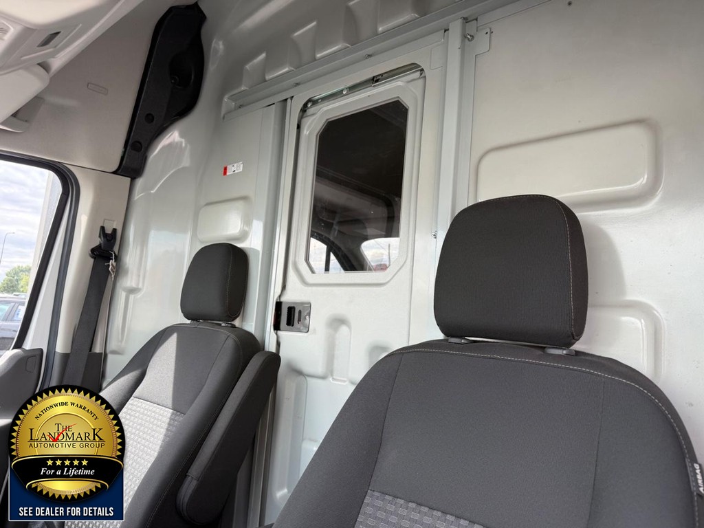 Ford E-Transit Cargo Van Vehicle Full-screen Gallery Image 9