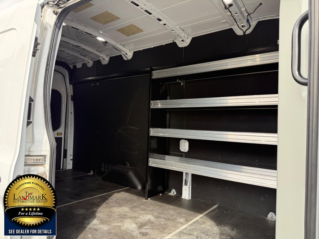 Ford E-Transit Cargo Van Vehicle Full-screen Gallery Image 15