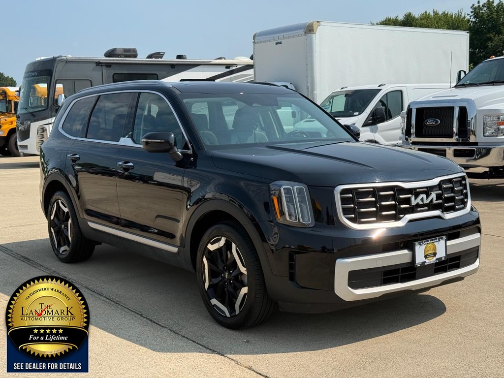 Kia Telluride Vehicle Full-screen Gallery Image 3