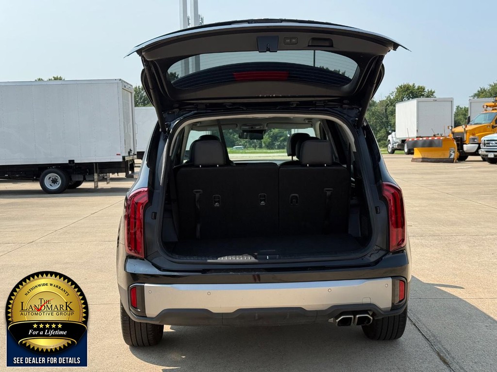 Kia Telluride Vehicle Full-screen Gallery Image 18