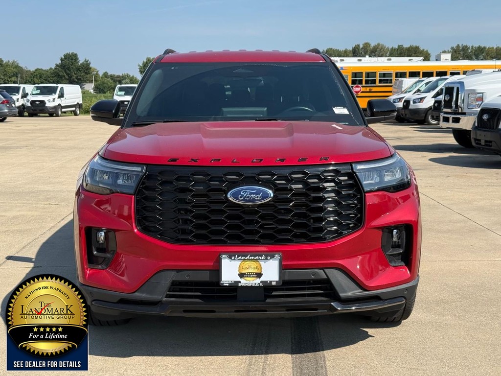 Ford Explorer Vehicle Full-screen Gallery Image 2
