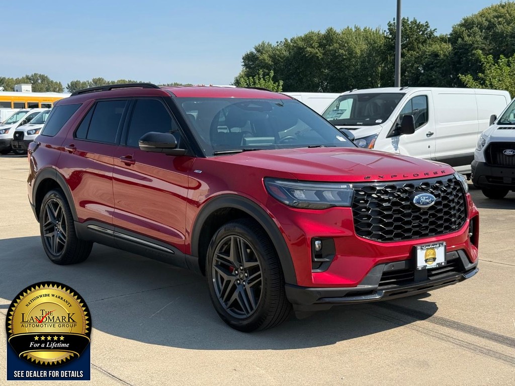 Ford Explorer Vehicle Full-screen Gallery Image 3