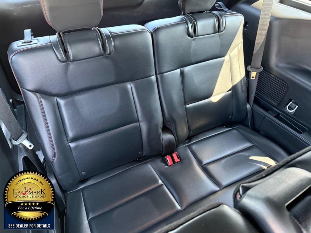 Ford Explorer Vehicle Full-screen Gallery Image 18