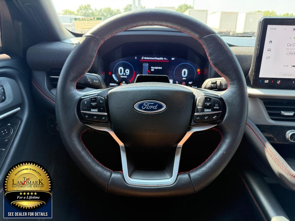 Ford Explorer Vehicle Full-screen Gallery Image 20