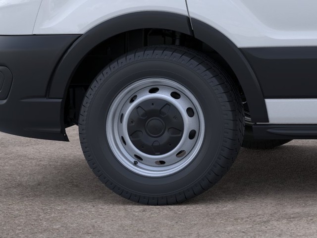 Ford Transit-150 Vehicle Full-screen Gallery Image 19