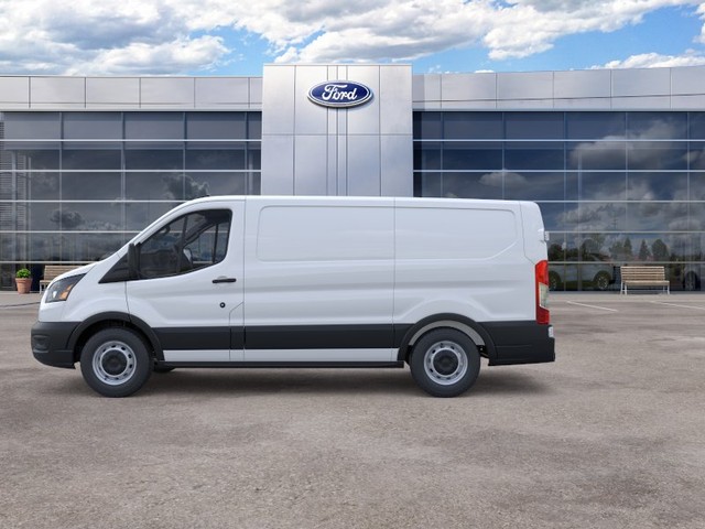 Ford Transit-150 Vehicle Full-screen Gallery Image 3