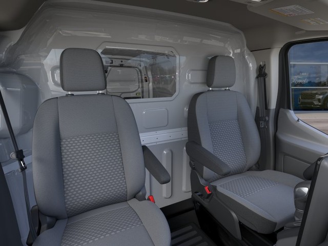 Ford Transit-150 Vehicle Full-screen Gallery Image 10