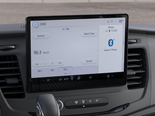 Ford Transit-150 Vehicle Full-screen Gallery Image 14
