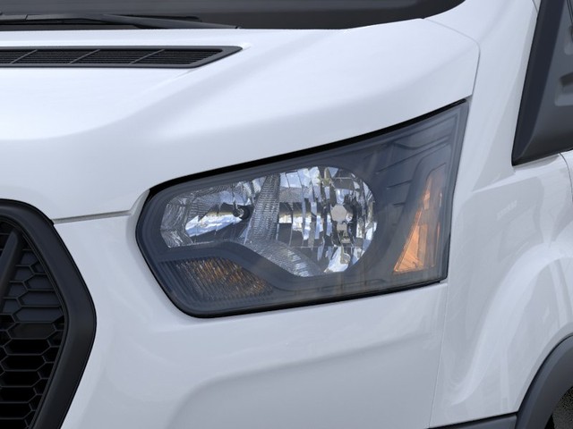 Ford Transit-150 Vehicle Full-screen Gallery Image 18