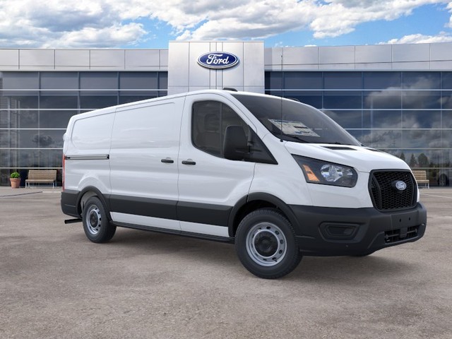 Ford Transit-150 Vehicle Full-screen Gallery Image 7