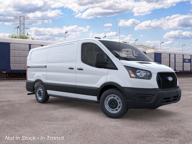 Ford Transit-150 Vehicle Full-screen Gallery Image 7