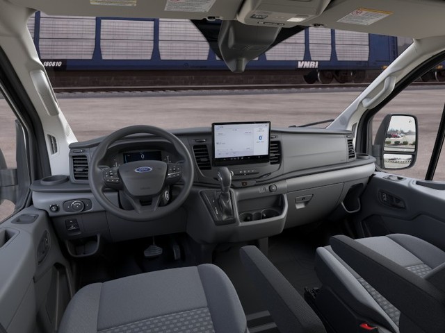 Ford Transit-150 Vehicle Full-screen Gallery Image 9