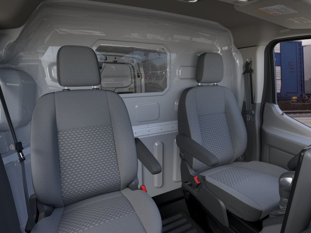 Ford Transit-150 Vehicle Full-screen Gallery Image 10