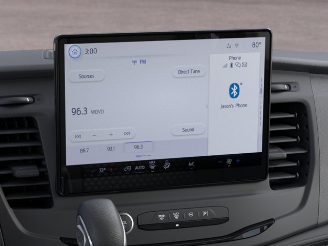 Ford Transit-150 Vehicle Full-screen Gallery Image 14