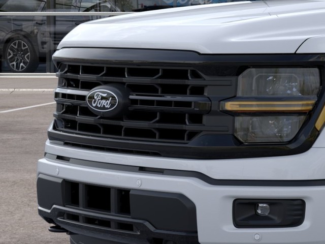 Ford F-150 Vehicle Full-screen Gallery Image 17