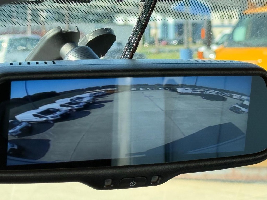 Ford F-650 Straight Frame Gas Vehicle Full-screen Gallery Image 13