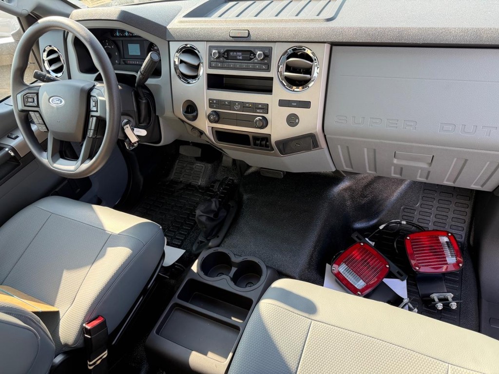 Ford F-650 Straight Frame Gas Vehicle Full-screen Gallery Image 15