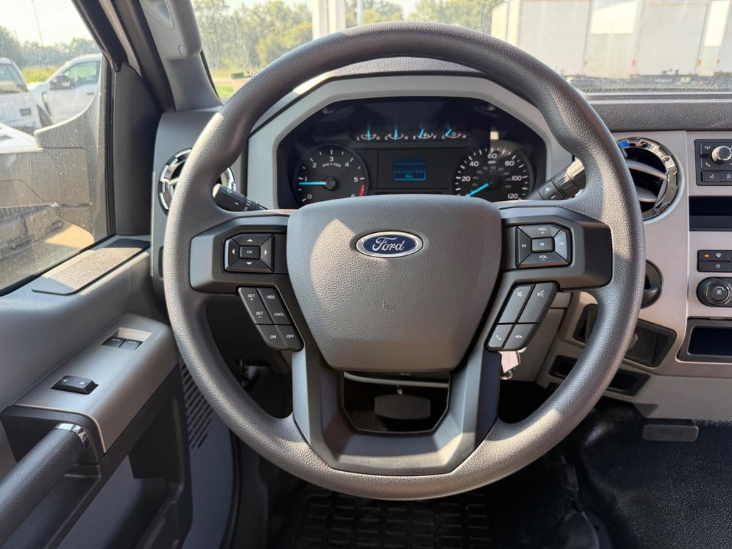 Ford F-650 Straight Frame Gas Vehicle Full-screen Gallery Image 16