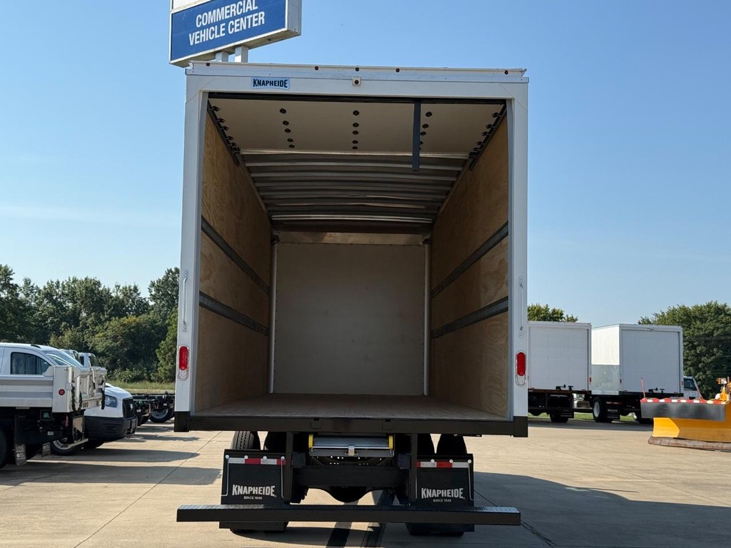 Ford F-650 Straight Frame Gas Vehicle Full-screen Gallery Image 18