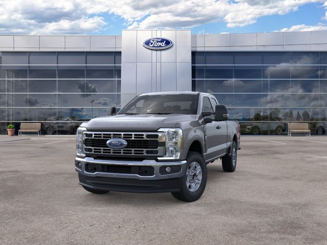 Ford F-250SD Vehicle Full-screen Gallery Image 2