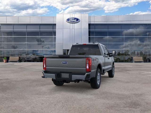 Ford F-250SD Vehicle Full-screen Gallery Image 8