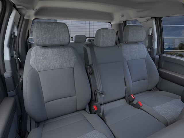 Ford F-250SD Vehicle Full-screen Gallery Image 10