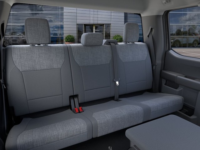 Ford F-250SD Vehicle Full-screen Gallery Image 11