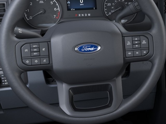Ford F-250SD Vehicle Full-screen Gallery Image 12