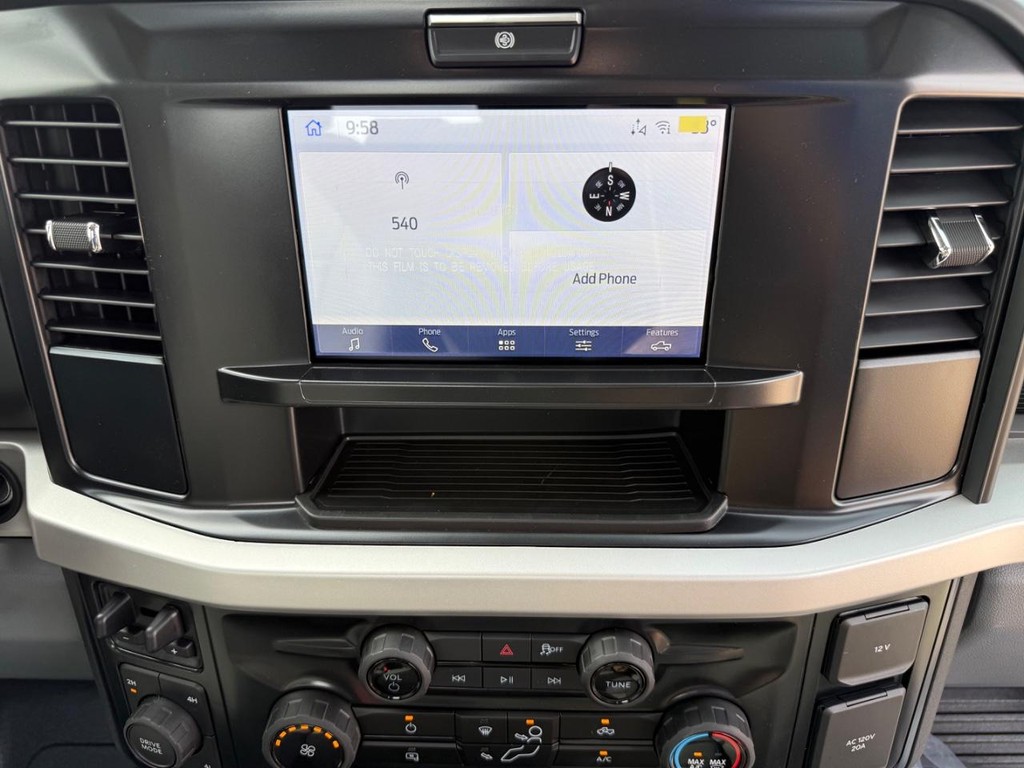 Ford Super Duty F-550 DRW Vehicle Full-screen Gallery Image 16