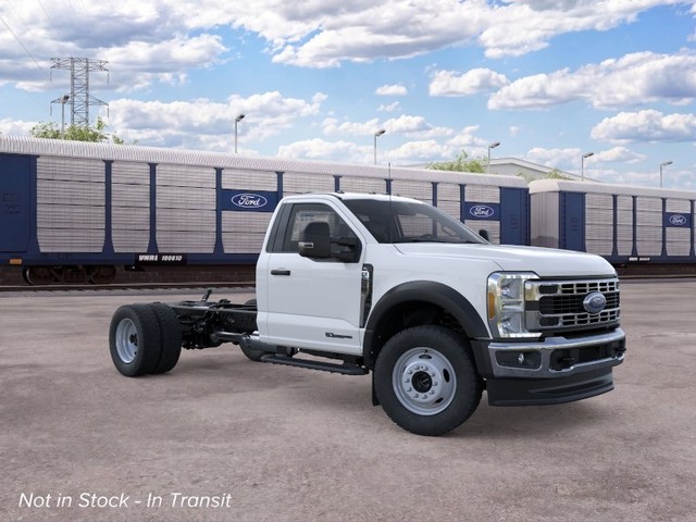 Ford F-550SD Vehicle Full-screen Gallery Image 7