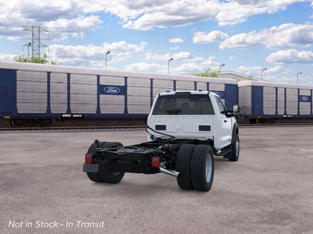 Ford F-550SD Vehicle Full-screen Gallery Image 8