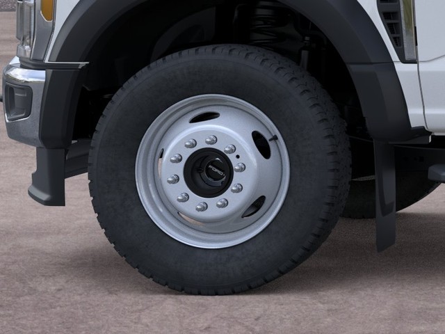 Ford F-550SD Vehicle Full-screen Gallery Image 19