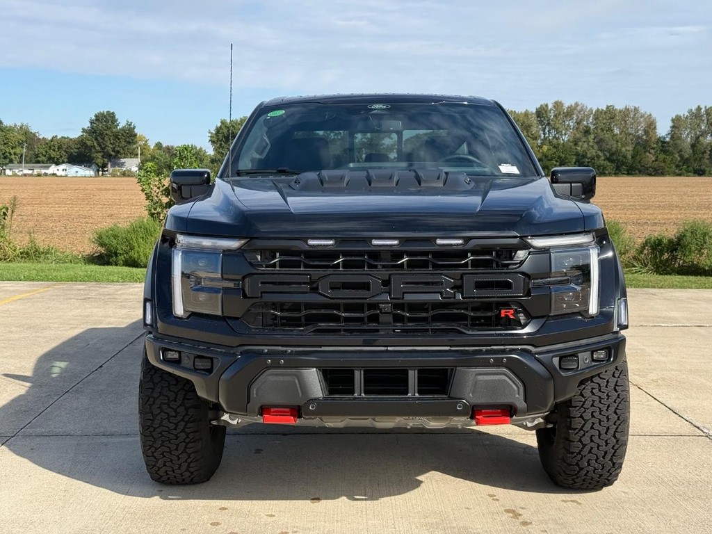 Ford F-150 Vehicle Full-screen Gallery Image 2
