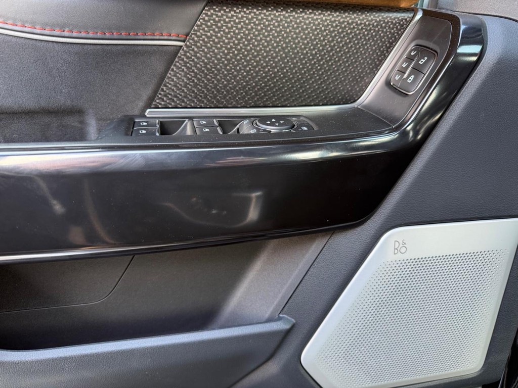Ford F-150 Vehicle Full-screen Gallery Image 8