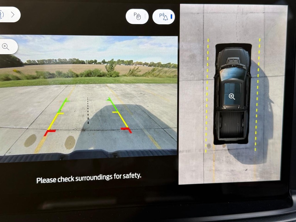 Ford F-150 Vehicle Full-screen Gallery Image 13