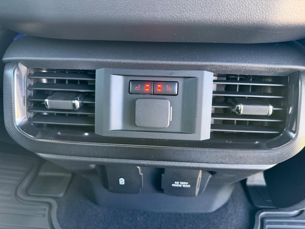 Ford F-150 Vehicle Full-screen Gallery Image 17