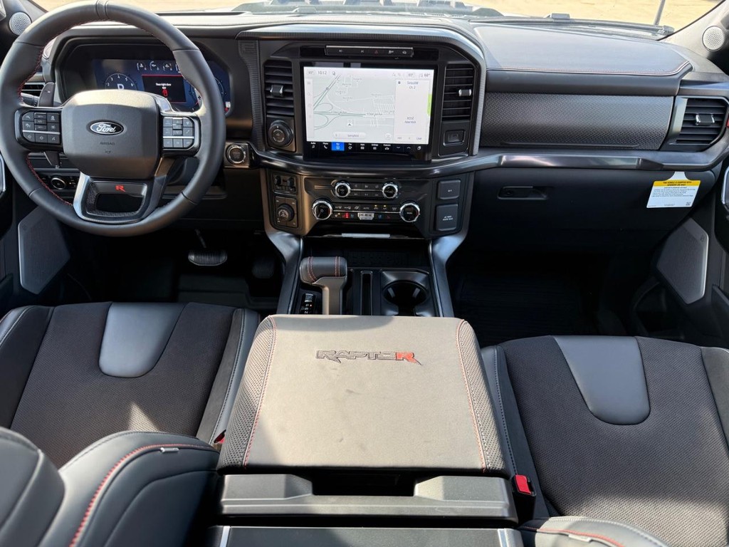 Ford F-150 Vehicle Full-screen Gallery Image 18