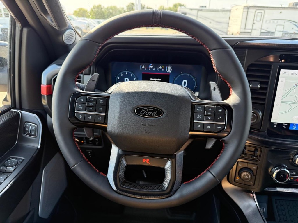 Ford F-150 Vehicle Full-screen Gallery Image 19