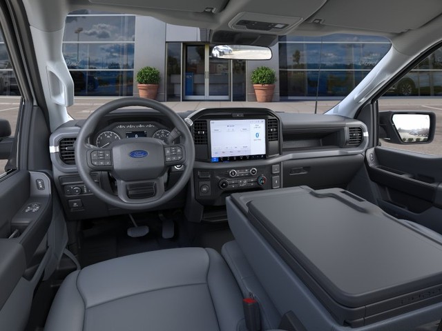 Ford F-150 Vehicle Full-screen Gallery Image 9