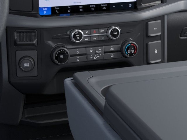 Ford F-150 Vehicle Full-screen Gallery Image 15