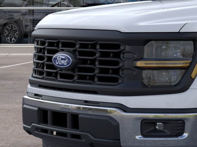 Ford F-150 Vehicle Full-screen Gallery Image 17