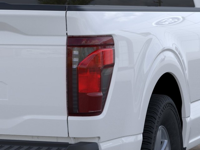 Ford F-150 Vehicle Full-screen Gallery Image 21
