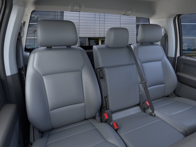 Ford F-450SD Vehicle Full-screen Gallery Image 10